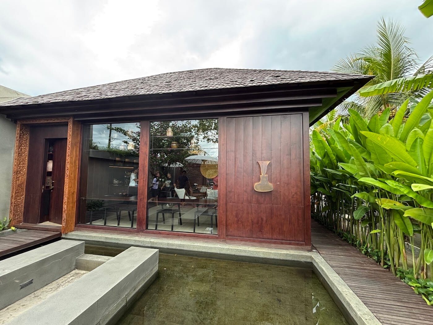 A hidden courtyard café built around proper coffee